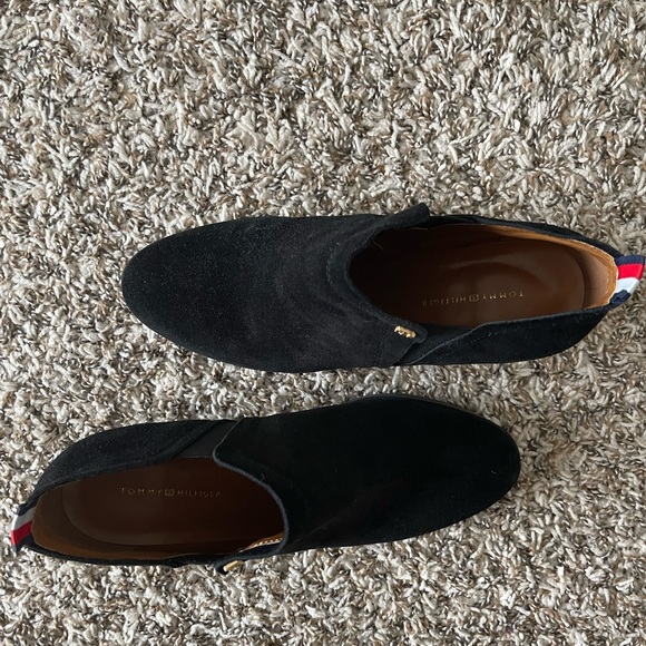 Tommy Hilfiger Boots - Picture 4 of 11